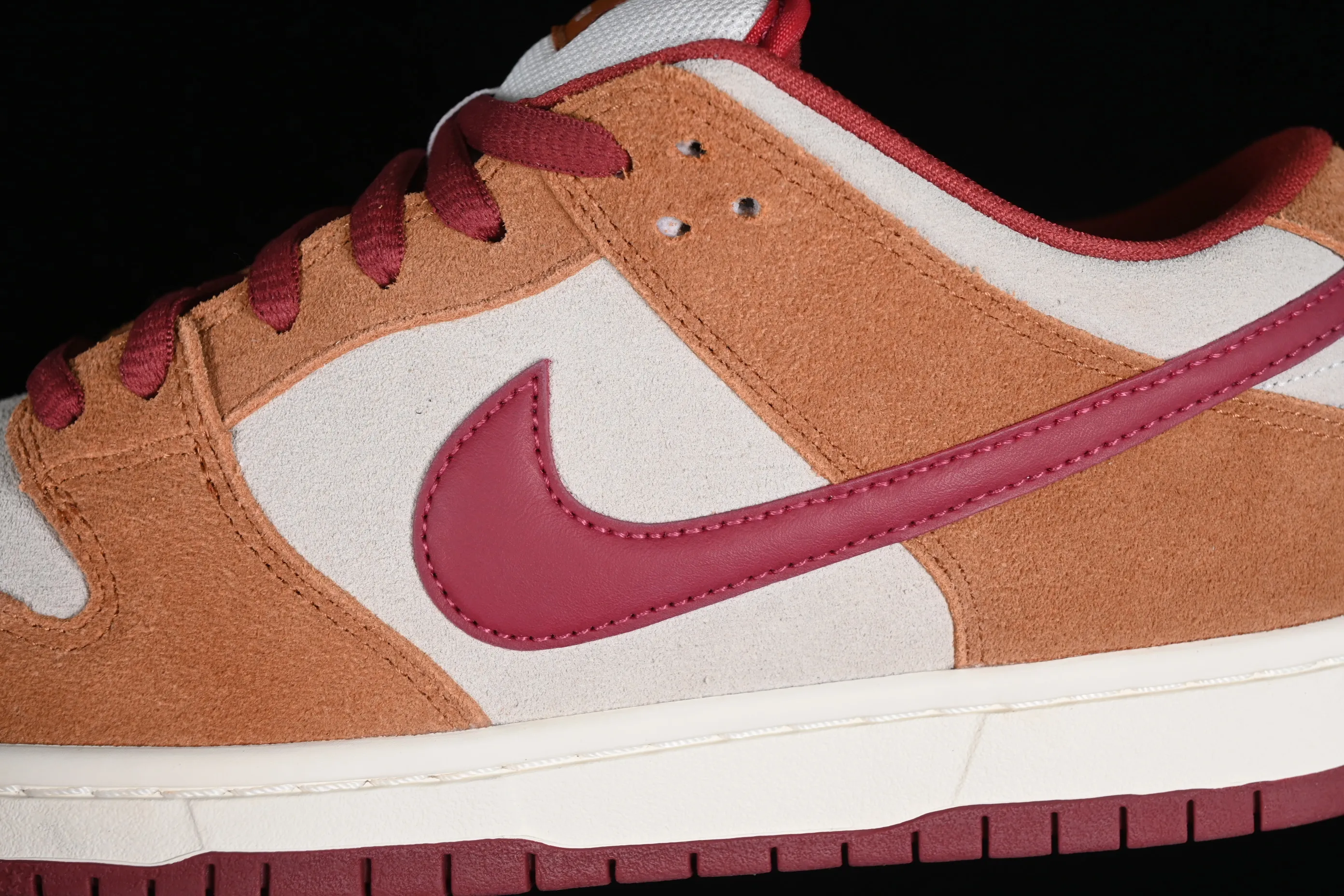 All Categories Nk SB Dunk Series Nk SB Dunk Low Low-top sneakers Foreign trade version Nk SB Dunk Low Pro Brown and red color SB low-top casual sneakers BQ6817-202